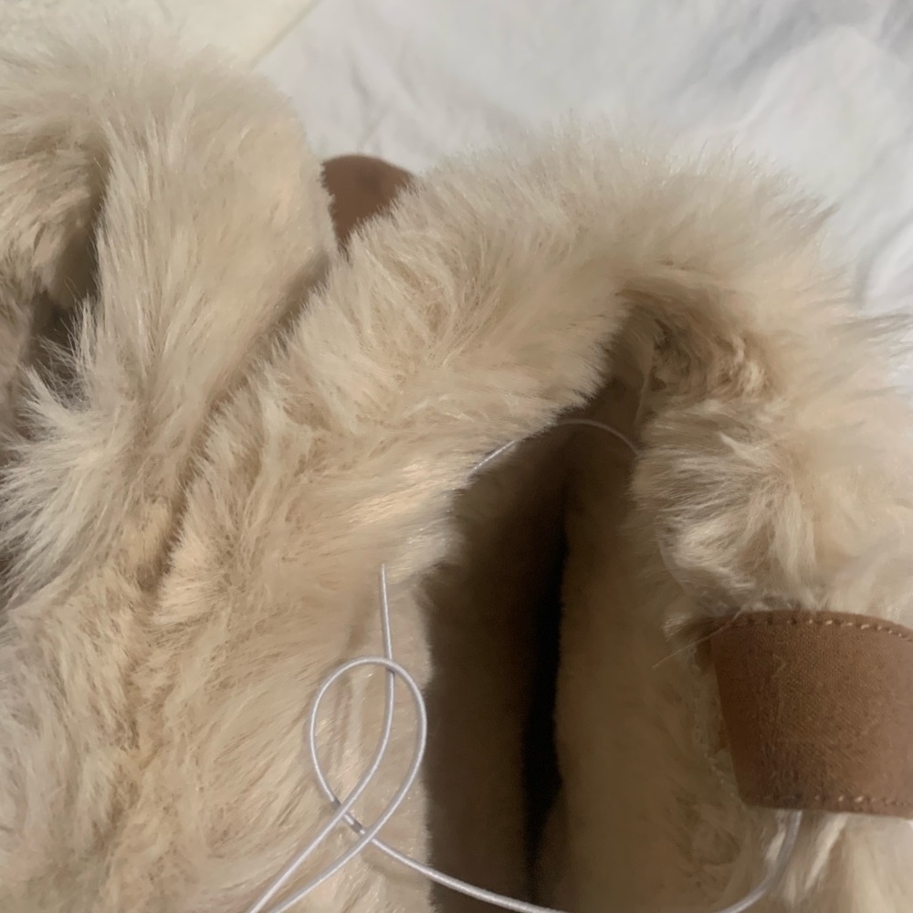 Brown Ankle Boots with Cream Fur Lining and Suede Material - Picture 6 of 10